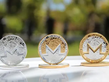 Representación física de la moneda virtual Monero Representación física de la moneda virtual Monero