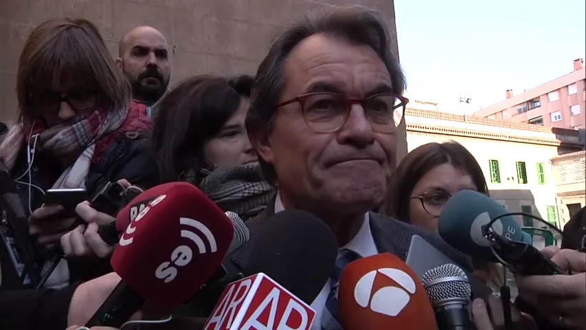 Artur Mas compara estas elecciones con el 1-O y espera que las votaciones sean como las de hoy, sin "represión y violencia"