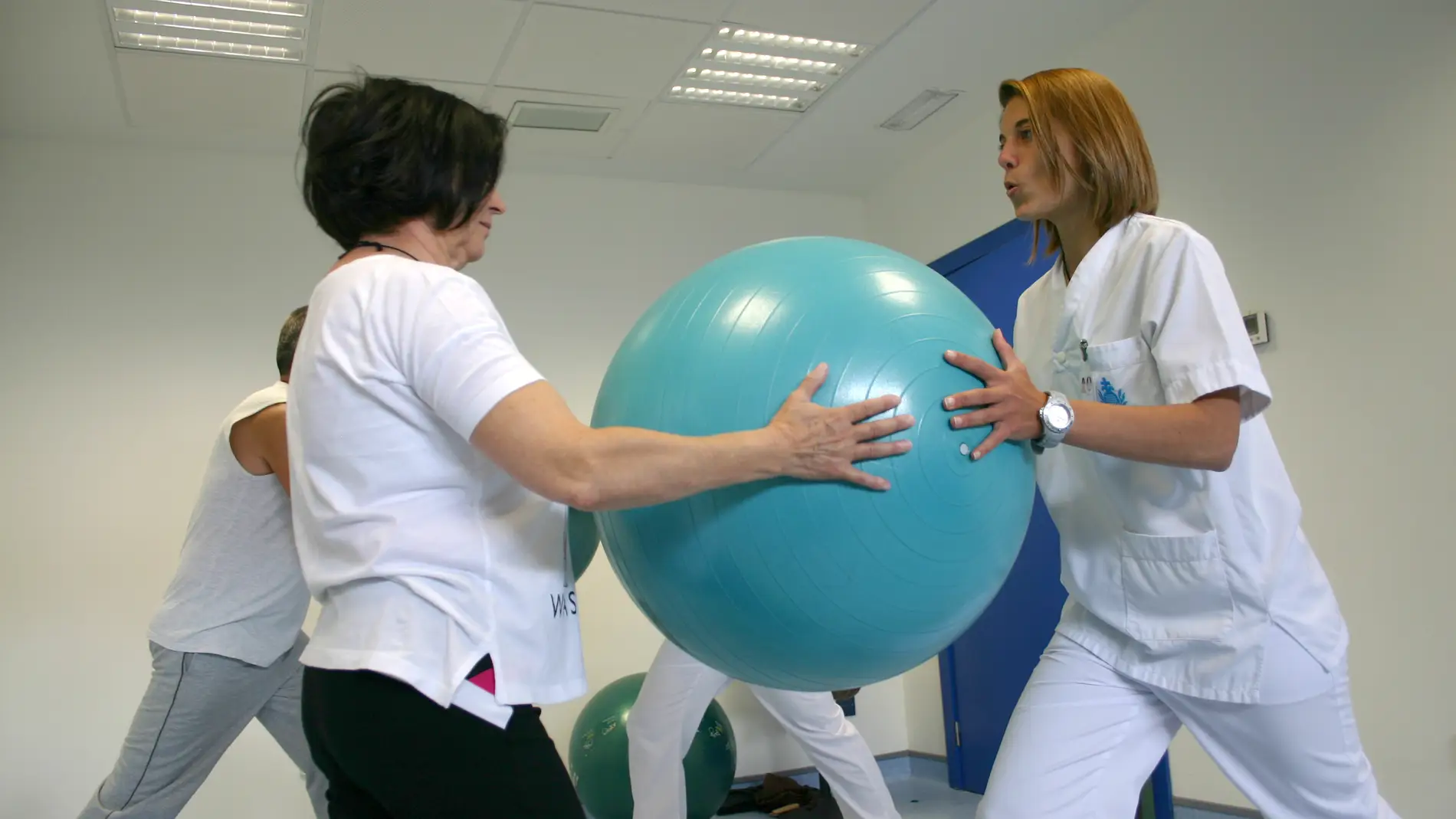 Las mujeres con menor formacion tienen peor percepcion de su salud que los hombres