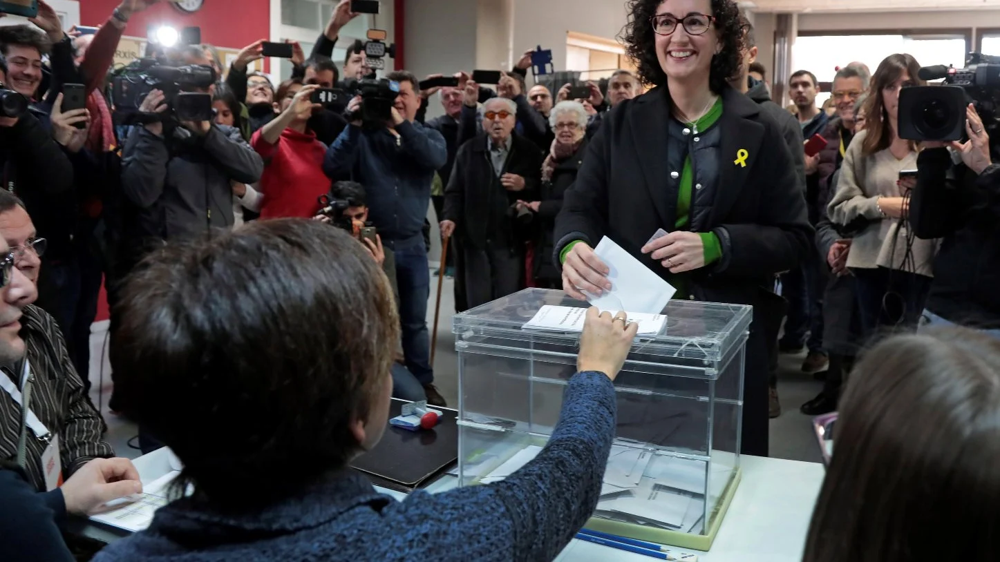 Marta Rovira votando este 21D