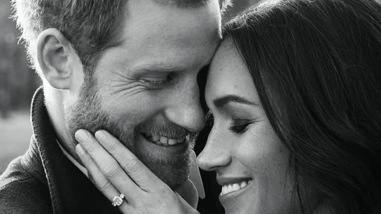 Fotografía oficial del compromiso del príncipe Enrique de Inglaterra y de la actriz estadounidense Meghan Markle Fotografía oficial del compromiso del príncipe Enrique de Inglaterra y de la actriz estadounidense Meghan Markle