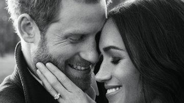 Fotografía oficial del compromiso del príncipe Enrique de Inglaterra y de la actriz estadounidense Meghan Markle 