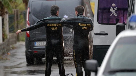 Efectivos de la unidad subaquática de la Guardia Guardia Civil que trabajaron en Rianxo Efectivos de la unidad subaquática de la Guardia Guardia Civil que trabajaron en Rianxo