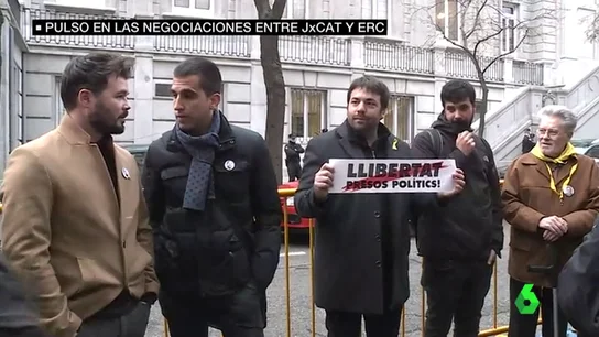 Miembros de ERC frente al TS en apoyo a Oriol Junqueras Miembros de ERC frente al TS en apoyo a Oriol Junqueras