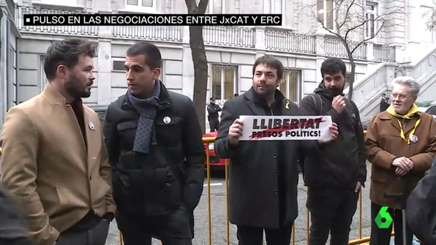 Miembros de ERC frente al TS en apoyo a Oriol Junqueras Miembros de ERC frente al TS en apoyo a Oriol Junqueras