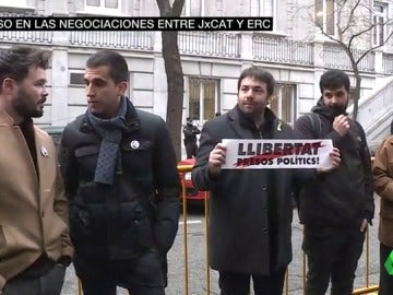 Miembros de ERC frente al TS en apoyo a Oriol Junqueras Miembros de ERC frente al TS en apoyo a Oriol Junqueras