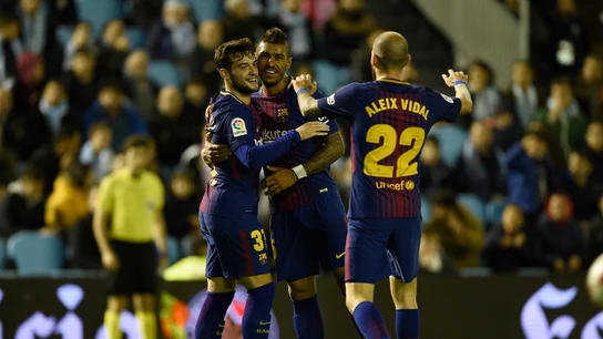 Los jugadores del Barcelona celebran el gol de Arnaiz Los jugadores del Barcelona celebran el gol de Arnaiz