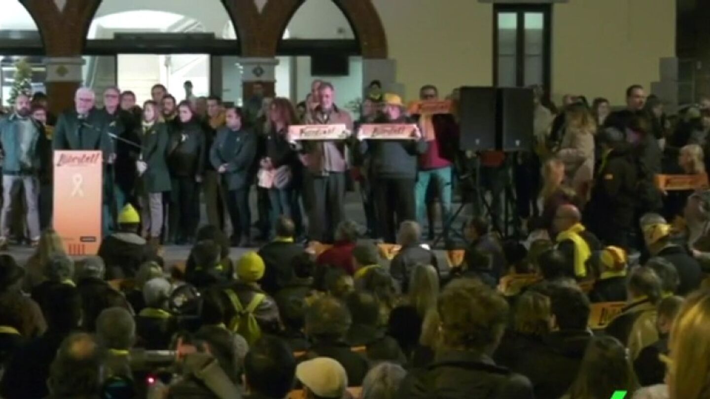 Concentraci&oacute;n a favor de la liberaci&oacute;n de Junqueras en su pueblo