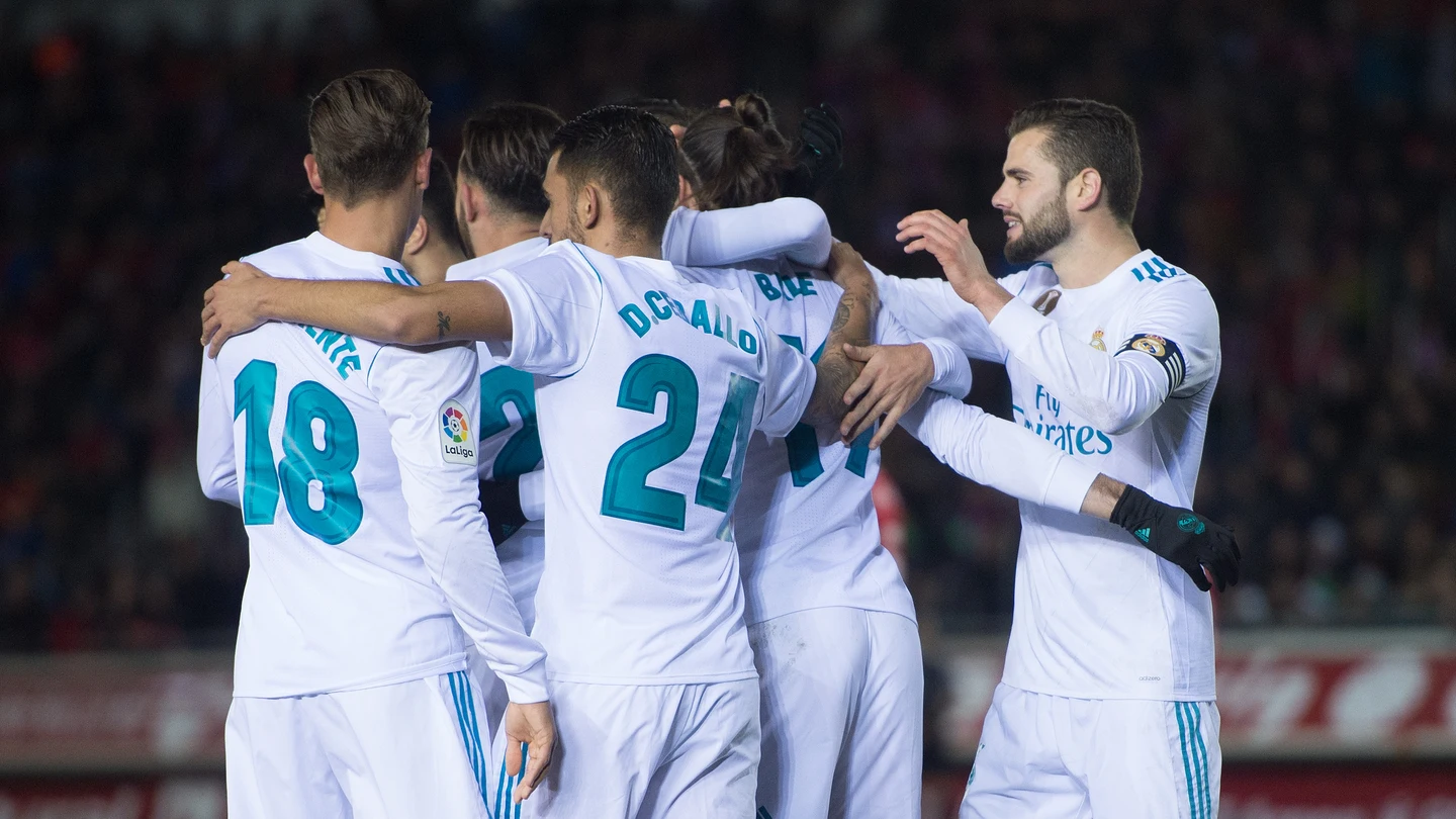 Los jugadores del Real Madrid celebran un gol Los jugadores del Real Madrid celebran un gol