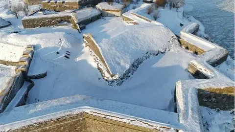 Fortaleza del mar de Suomenlinna Helsinki, una ciudad a la que escapar también en invierno