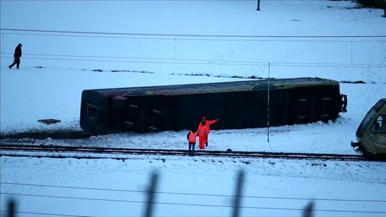Al menos ocho heridos tras descarrilar un tren en Suiza por el fuerte temporal Al menos ocho heridos tras descarrilar un tren en Suiza por el fuerte temporal