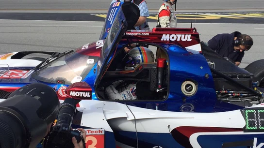 Fernando Alonso se sube a su Ligier LMP2 Fernando Alonso se sube a su Ligier LMP2