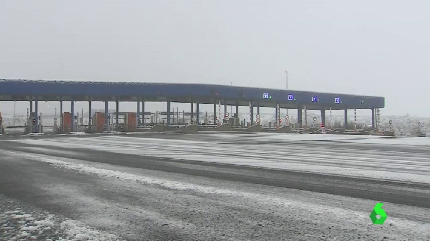Puertos intransitables, carreteras cortadas, fuerte oleaje&hellip; las consecuencias del temporal de nieve que azota a Espa&ntilde;a