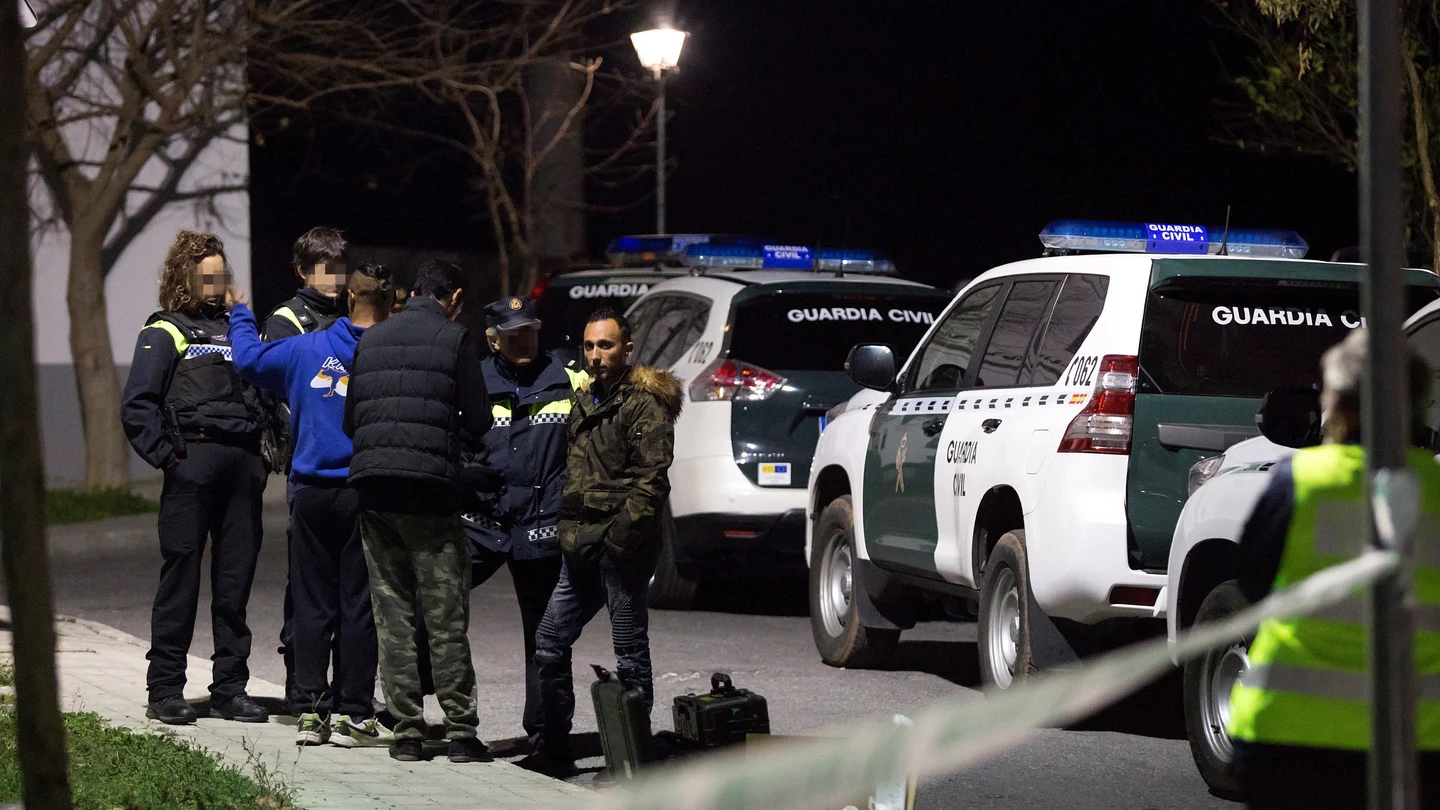 La Guardia Civil controla la zona para evitar más peleas tras reyerta en Coín La Guardia Civil controla la zona para evitar más peleas tras reyerta en Coín
