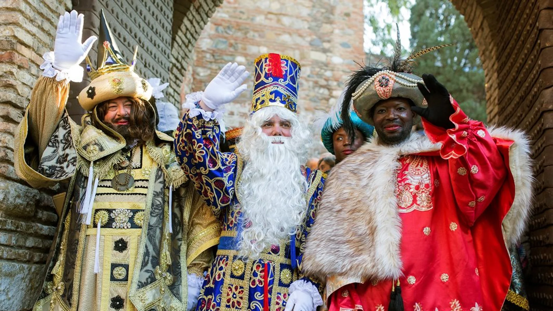 Los Reyes Magos a su salida de la alcazaba de Málaga