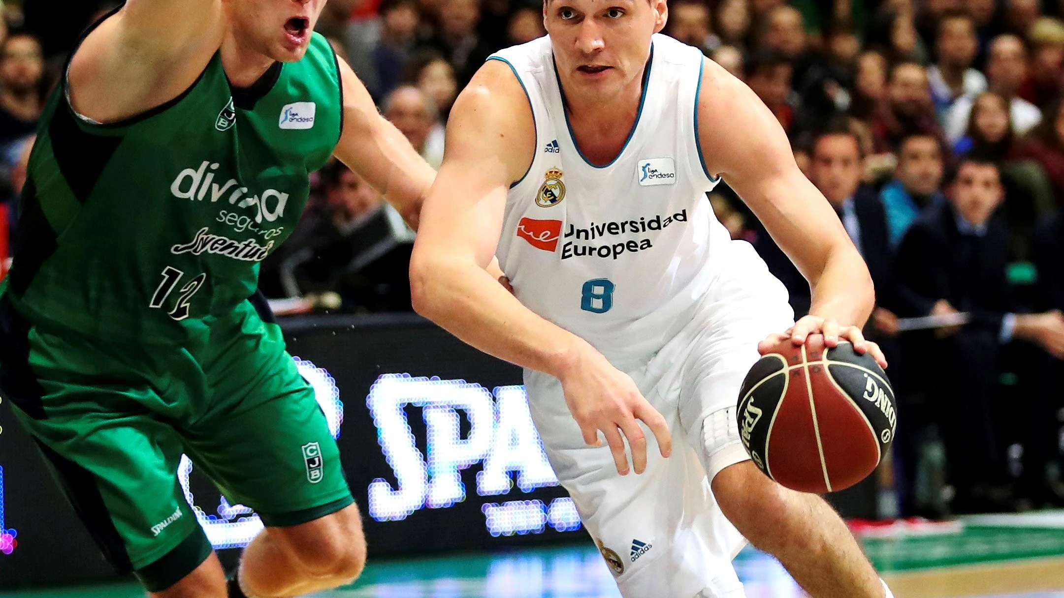 Real Madrid vence al Joventut