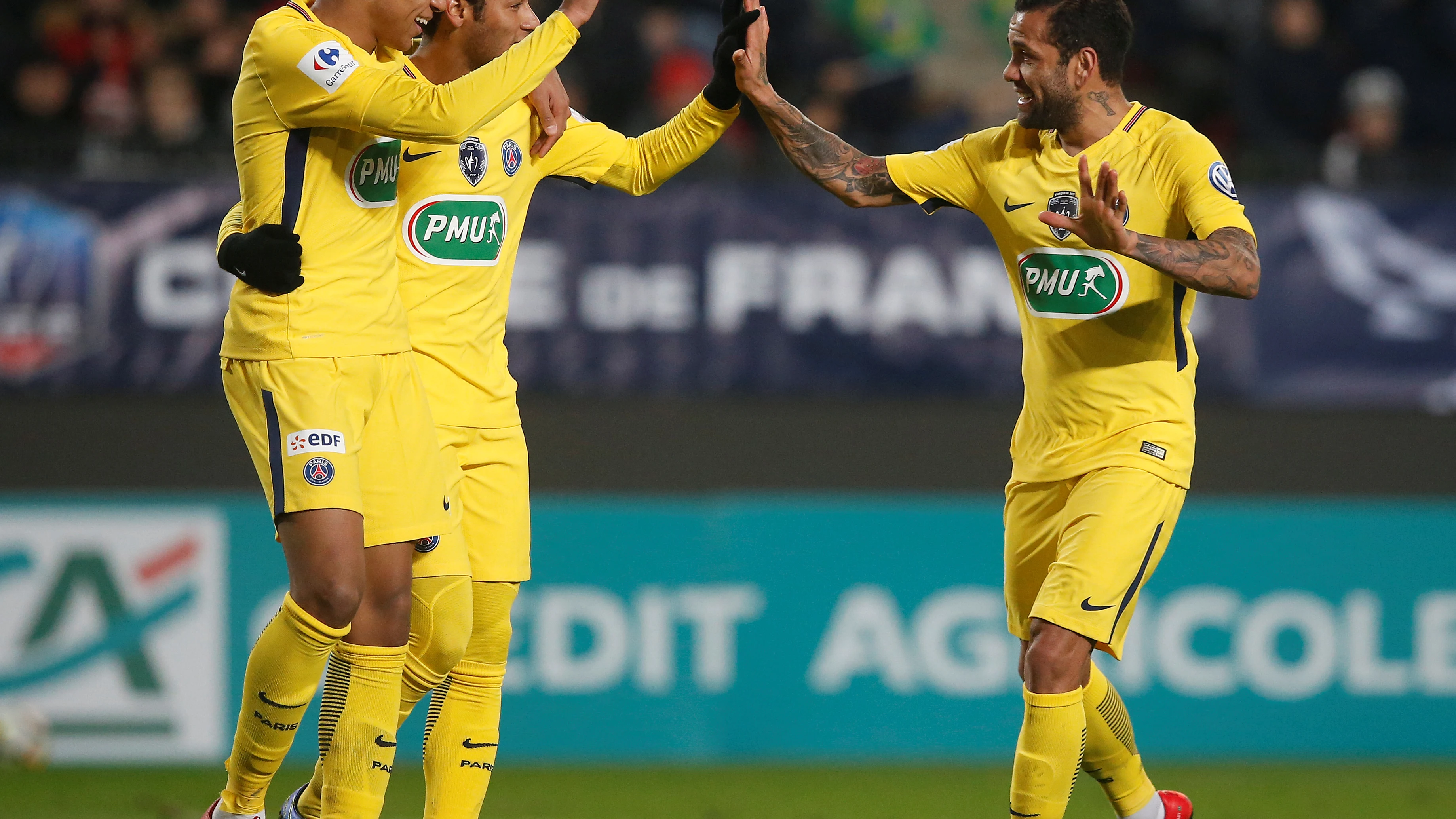 Neymar y Mbappe celebrando un gol