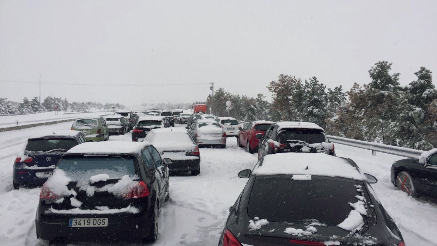  Fotograf&iacute;a facilitada por un conductor retenido en la A-6, a la altura del Km 75, en sentido Madrid