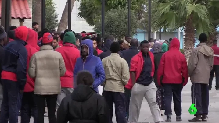 Los 209 migrantes que saltaron la valla de Melilla han pasado su primera noche en el Ceti