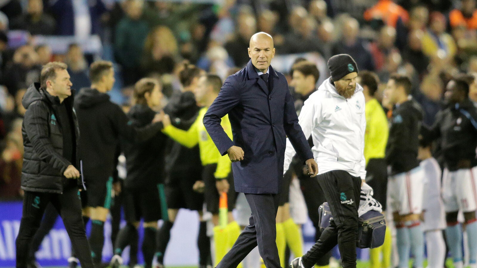 Zinedine Zidane, sobre el c&eacute;sped de Bala&iacute;dos