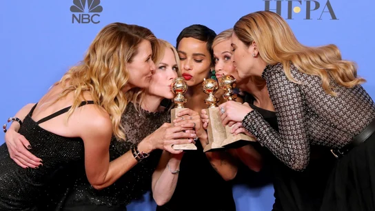Las actrices Laura Dern, Nicole Kidman, Zoe Kravitz, Reese Witherspoon y Shailene Woodley posan tras ganar el Globo de Oro Las actrices Laura Dern, Nicole Kidman, Zoe Kravitz, Reese Witherspoon y Shailene Woodley posan tras ganar el Globo de Oro