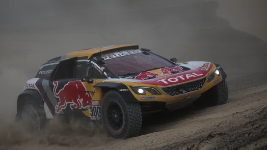 Stéphane Peterhansel, en acción en el Dakar 2018 Stéphane Peterhansel, en acción en el Dakar 2018