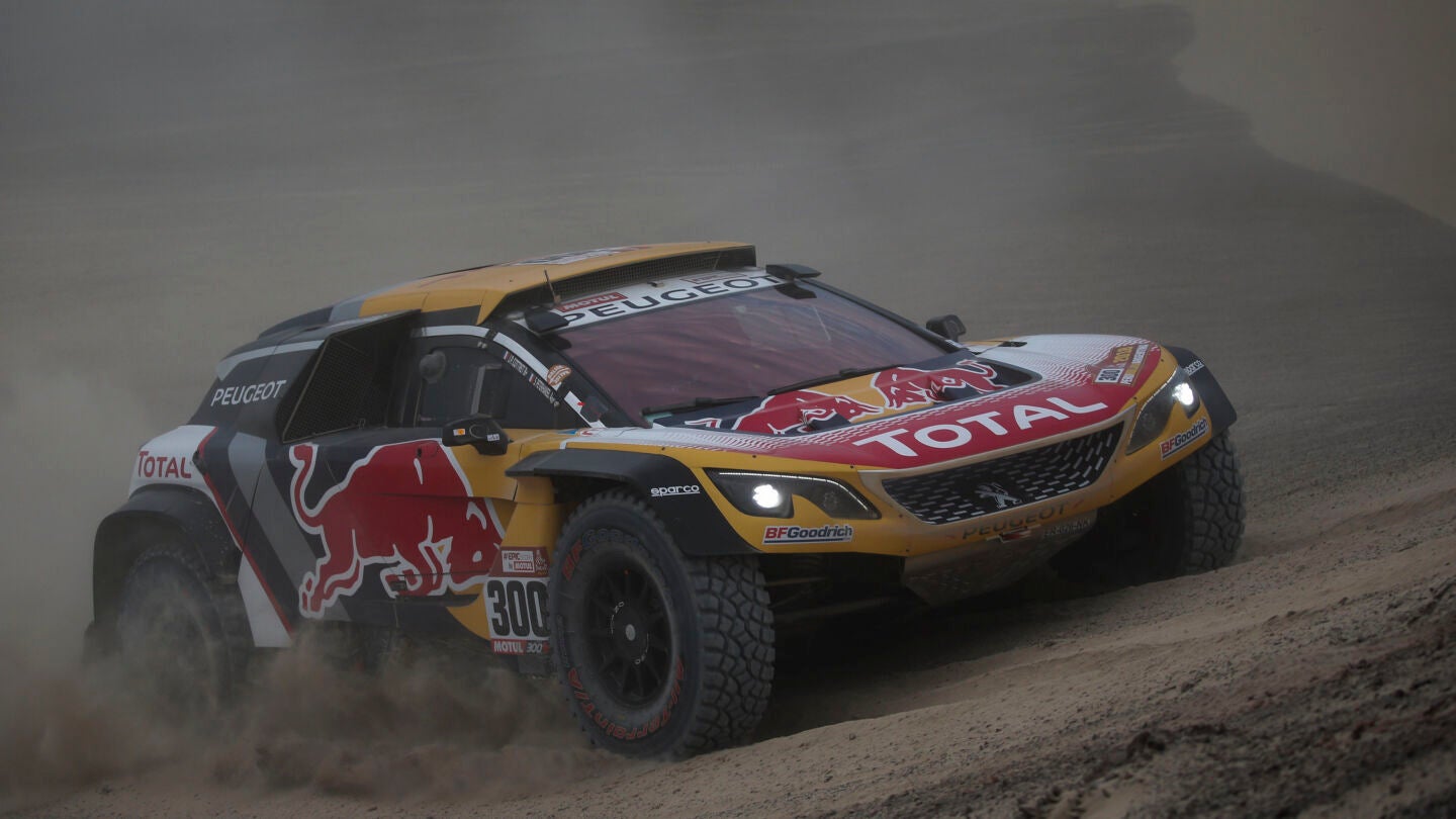 St&eacute;phane Peterhansel, en acci&oacute;n en el Dakar 2018