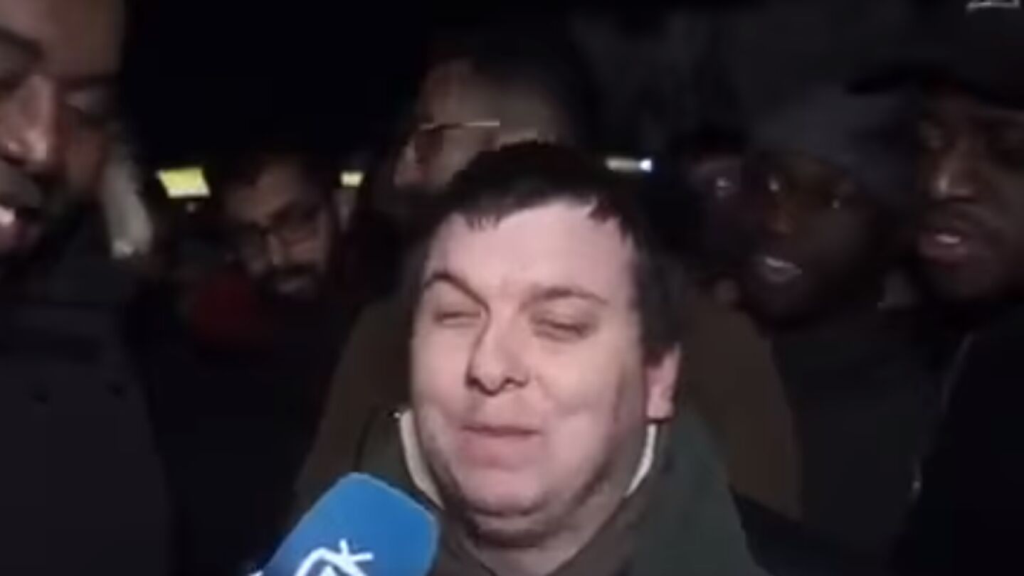Un aficionado ciego del Arsenal se toma a cachondeo la derrota