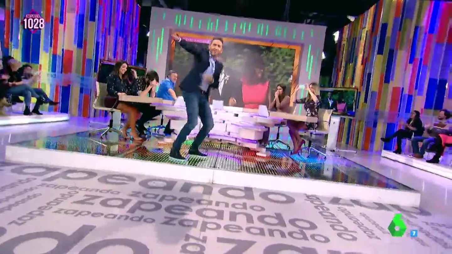 Frank Blanco se desata en el plató de Zapeando a ritmo de 'Sugar' de Maroon 5 Frank Blanco se desata en el plató de Zapeando a ritmo de 'Sugar' de Maroon 5