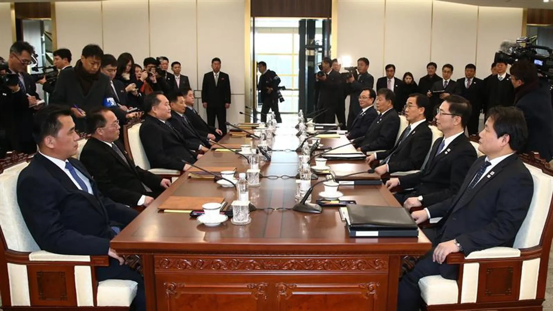 Las dos Coreas inician su primera reunión en más de dos años