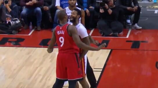 Ibaka y James Johnson, a pu&ntilde;etazos