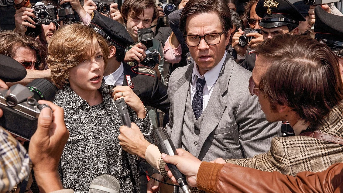 Michelle Williams y Mark Wahlberg en 'Todo el dinero del mundo'