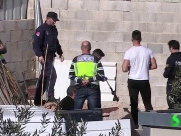 El detenido por el crimen de Novelda confiesa dónde escondió el cuchillo El detenido por el crimen de Novelda confiesa dónde escondió el cuchillo