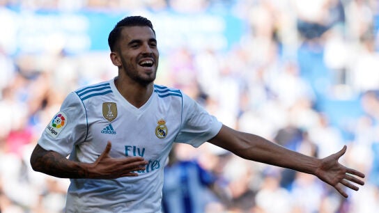 Ceballos celebra un gol con el Real Madrid
