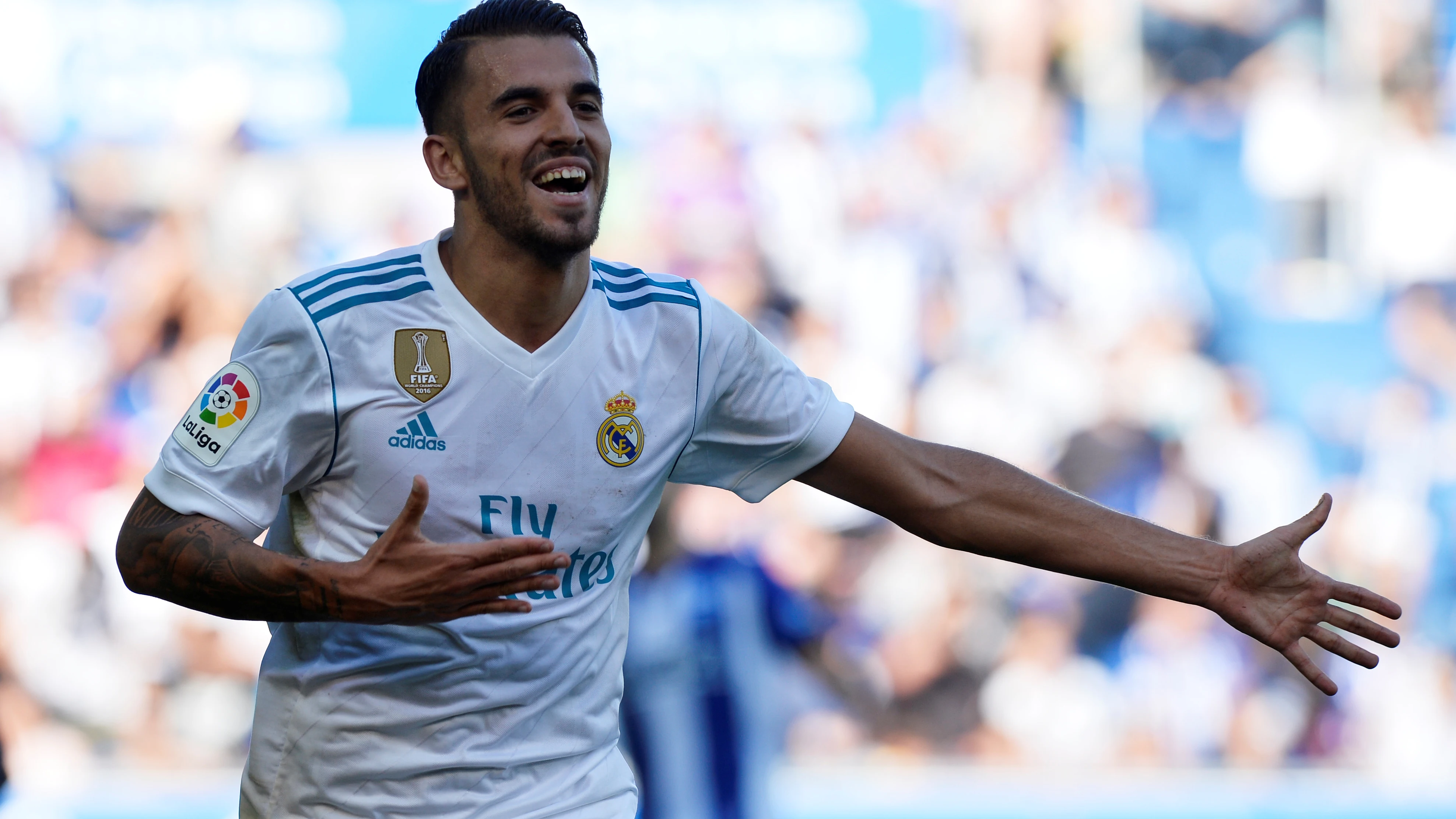 Ceballos celebra un gol con el Real Madrid