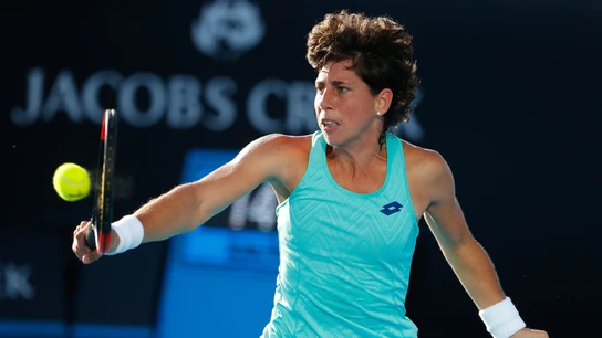 Carla Suárez golpea de revés ante Kanepi Carla Suárez golpea de revés ante Kanepi