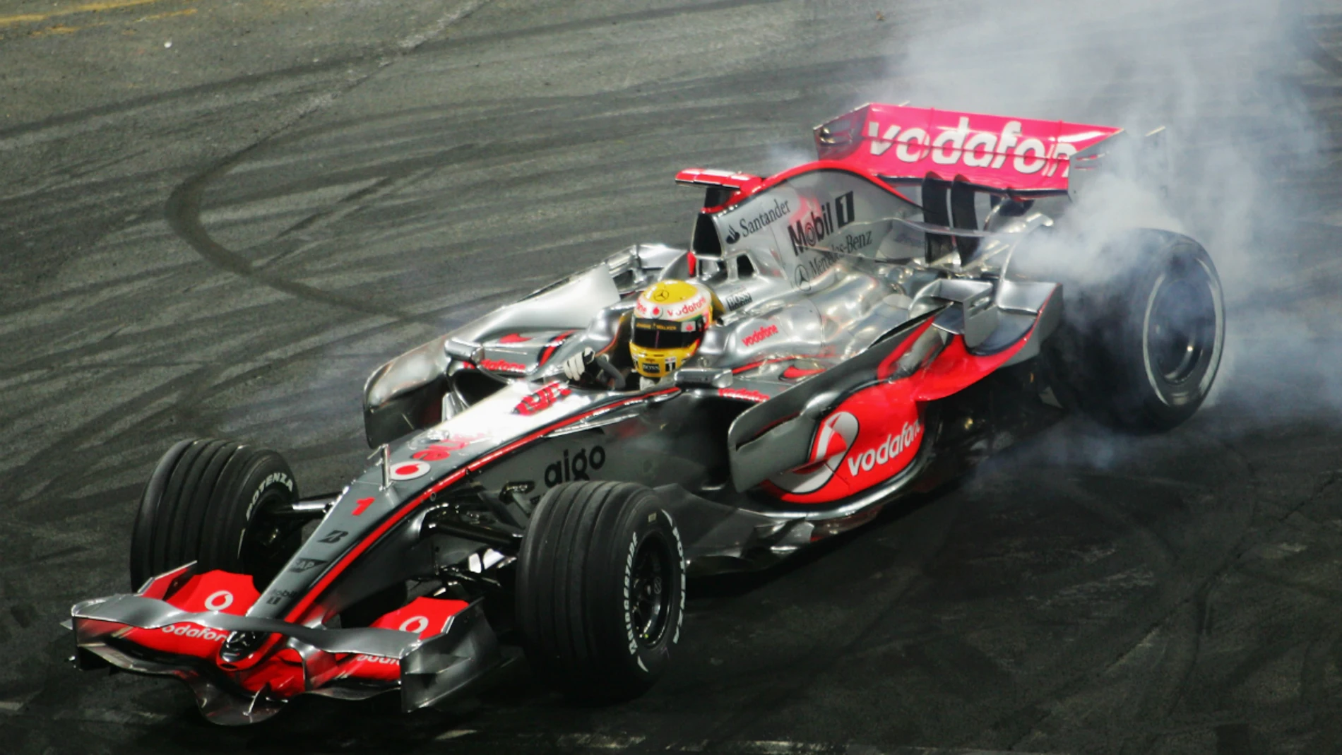Hamilton, a bordo del McLaren campeón de 2008