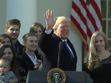 Donald Trump muestra su respaldo a los antiabortistas Donald Trump muestra su respaldo a los antiabortistas