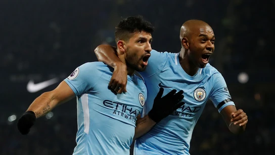 Aguero celebrando uno de sus goles Aguero celebrando uno de sus goles