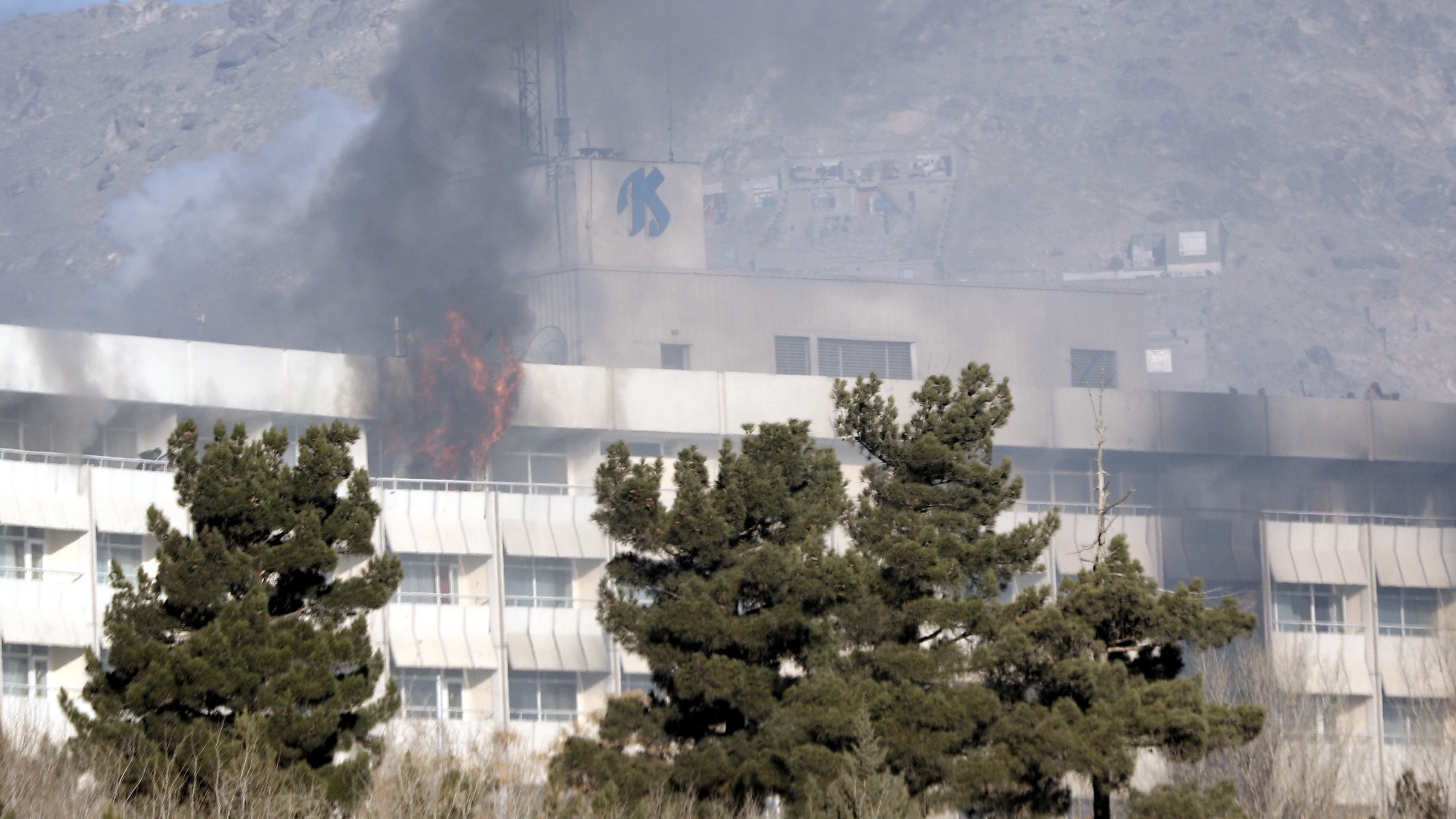 Al menos diez muertos en un ataque a un hotel de lujo en Kabul