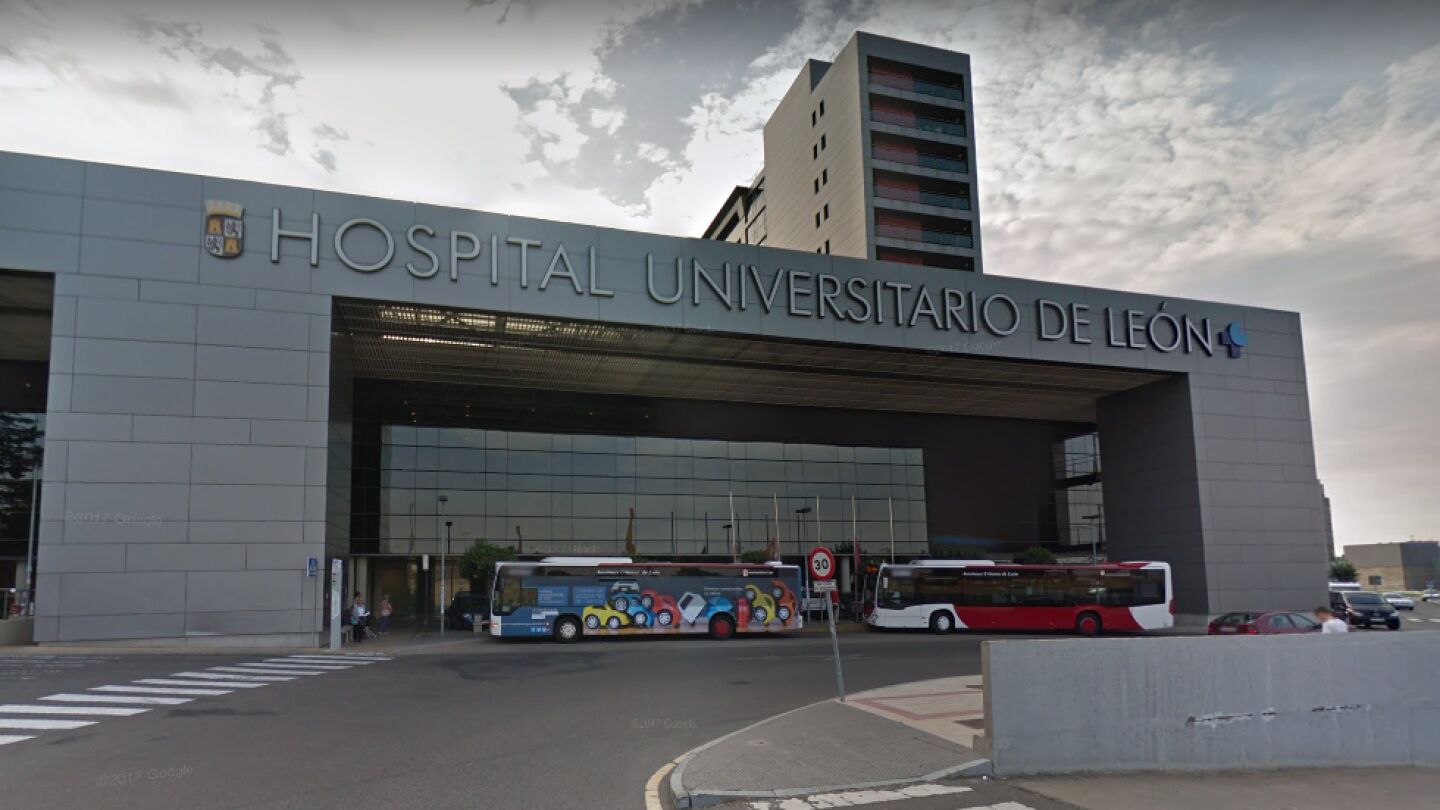 Fachada del Hospital Universitario de Le&oacute;n