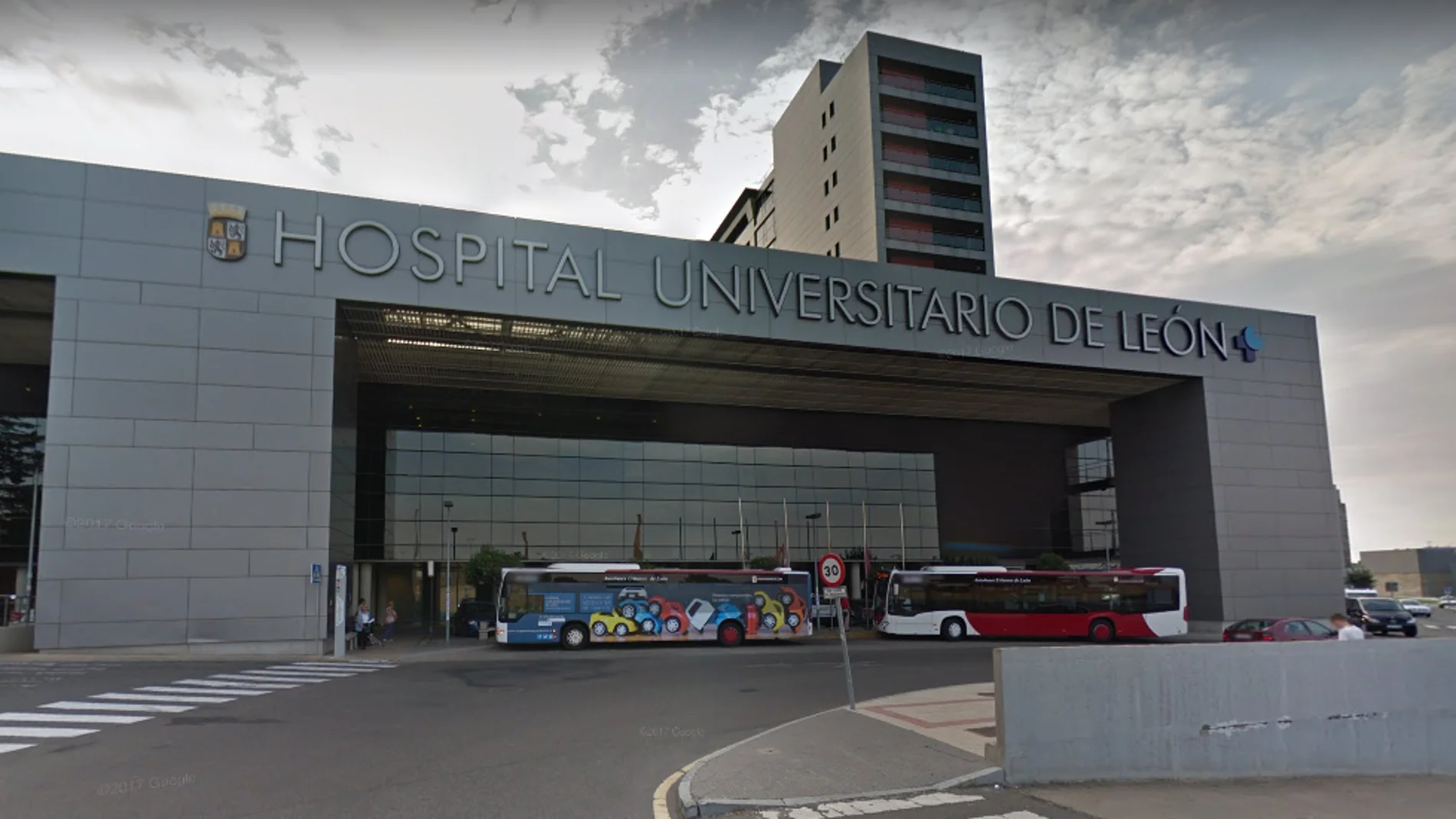 Fachada del Hospital Universitario de León