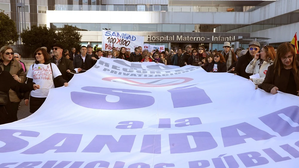 Concentración en las inmediaciones del Hospital de La Paz de Madrid, en la 64ª Marea Blanca' 