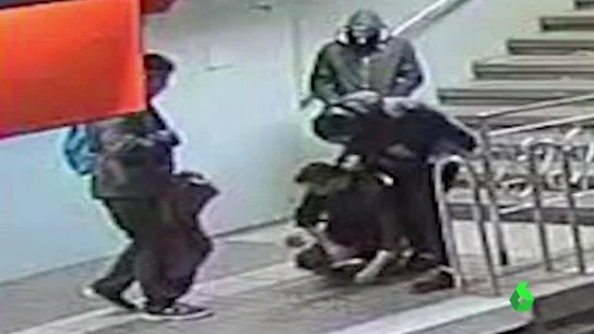 Detenida una segunda persona por la brutal agresión a un hombre en el metro de Barcelona Detenida una segunda persona por la brutal agresión a un hombre en el metro de Barcelona
