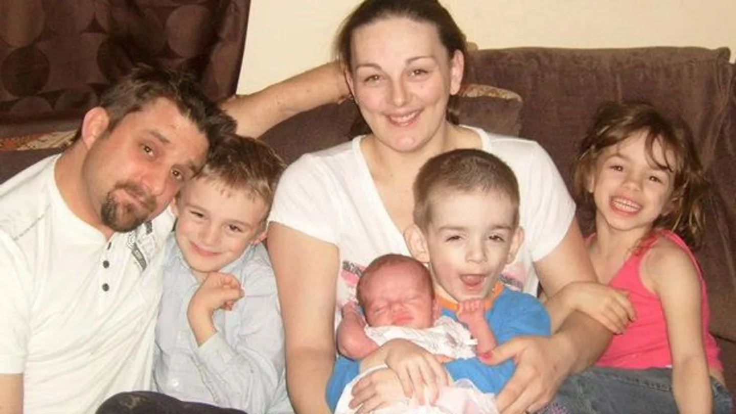 Donna y Eliott junto a sus hijos Donna y Eliott junto a sus hijos