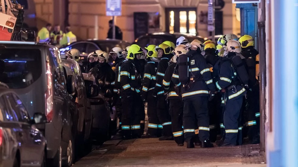 Aumentan a tres los muertos por el incendio de un hotel en el centro de Praga