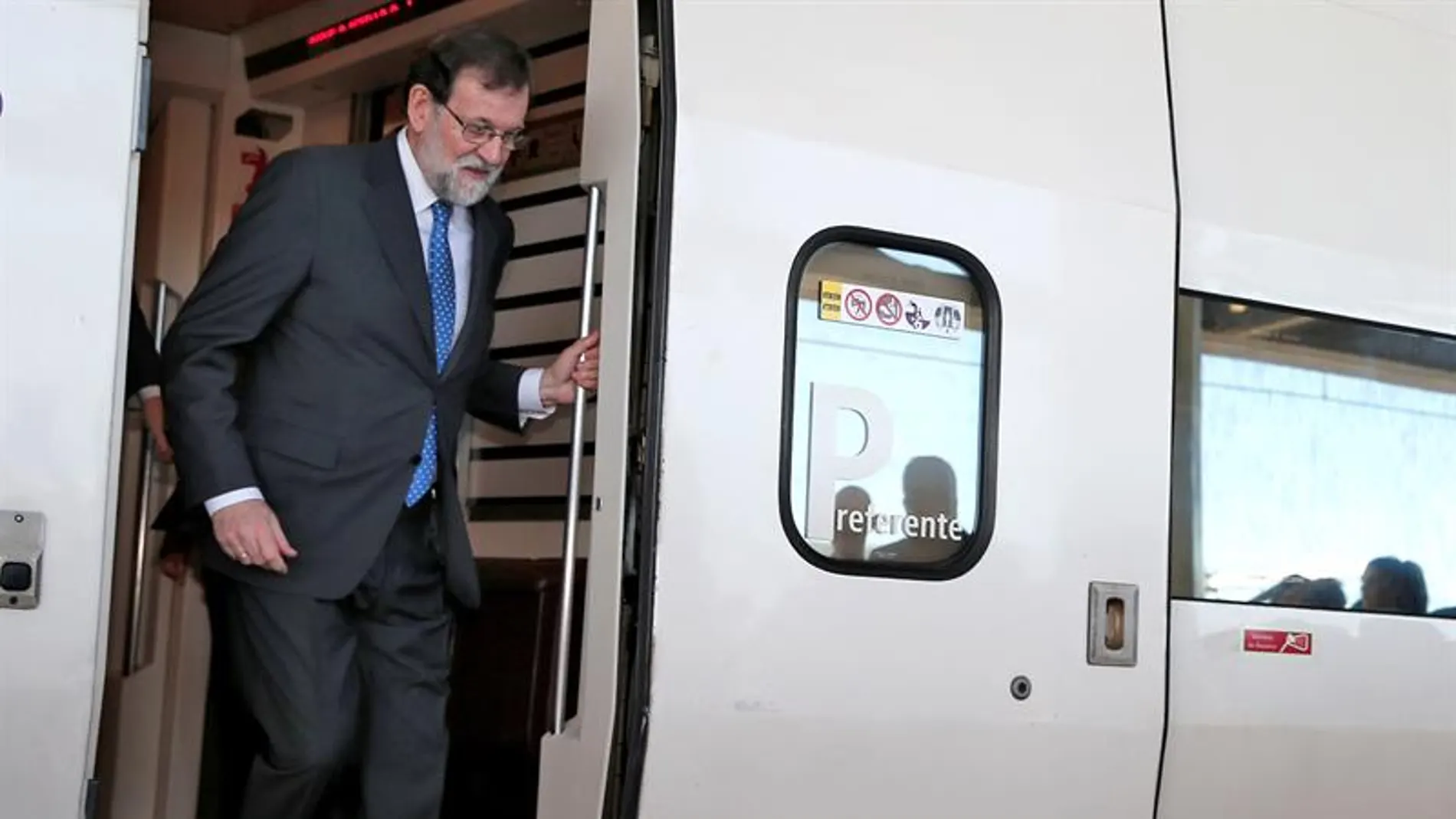 Mariano Rajoy en el AVE