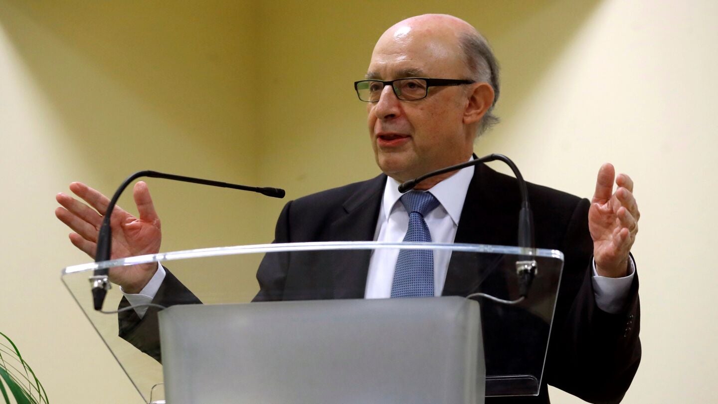 Crist&oacute;bal Montoro, ministro de Hacienda