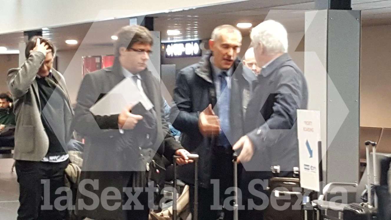Carles Puigdemont, en el aeropuerto de Charleroi