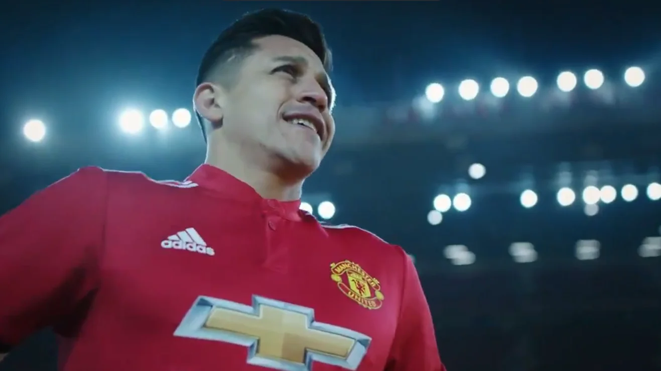 Alexis Sánchez, con la camiseta del Manchester United